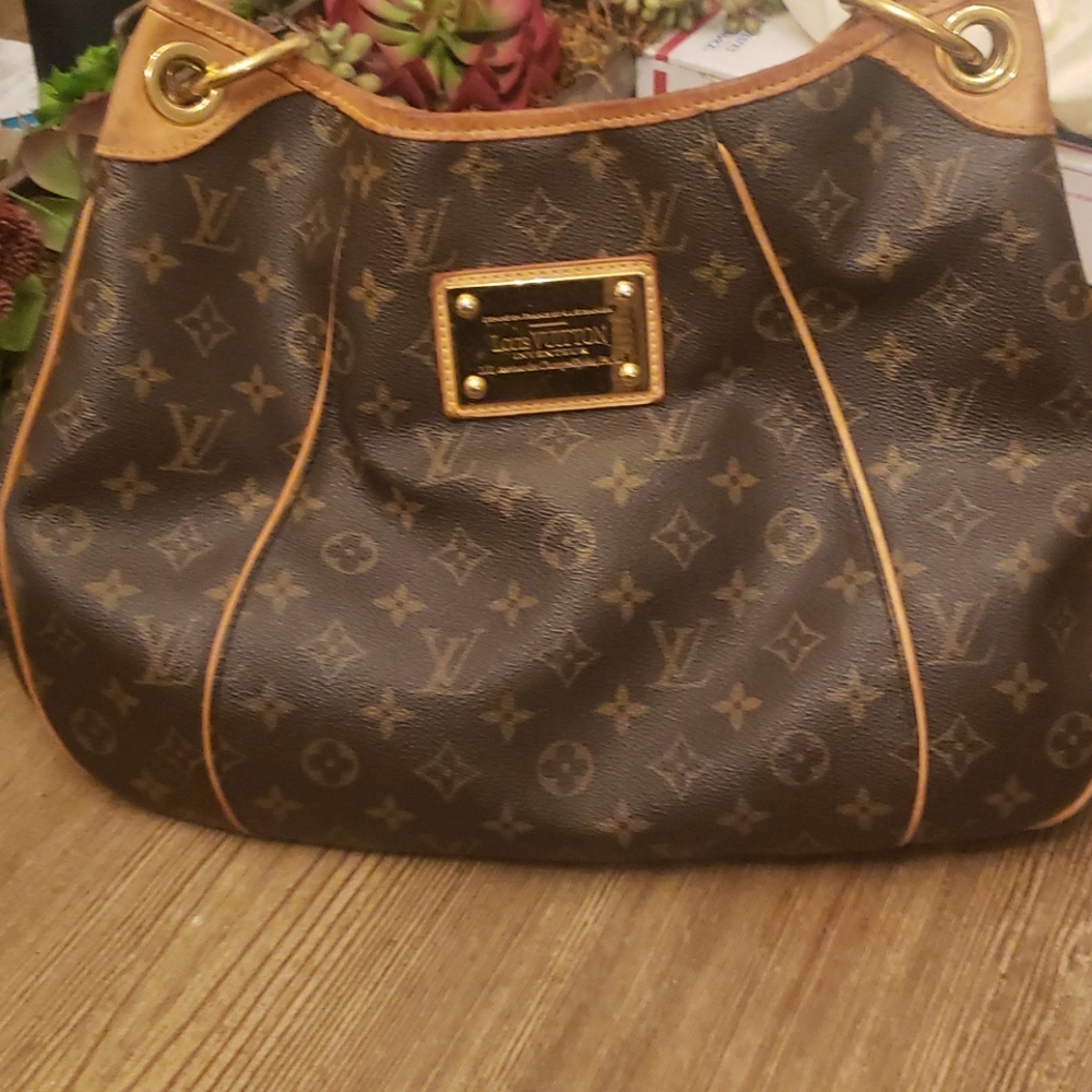 Louis Vuitton authentic  galleria PM used
